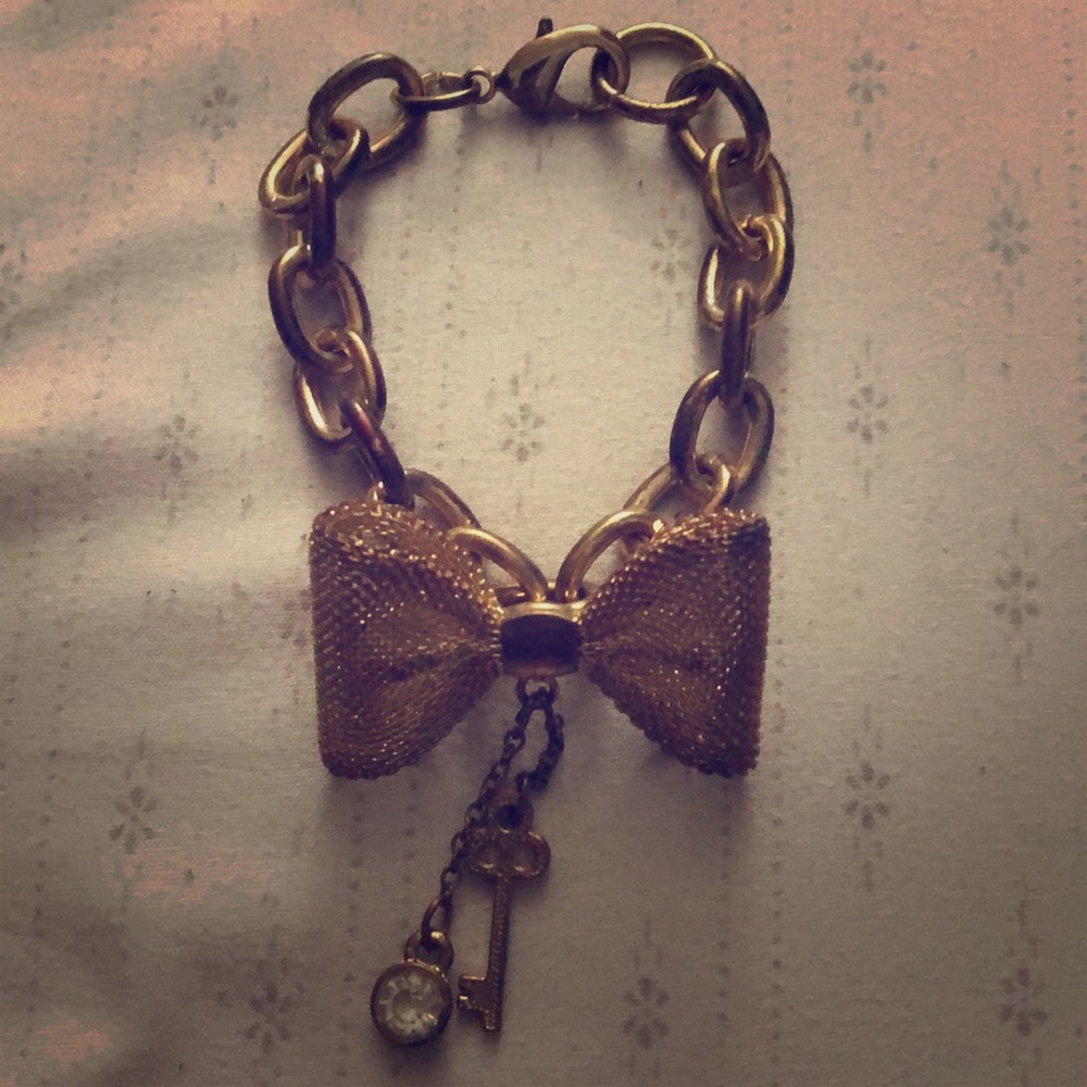 Guess bow bracelet